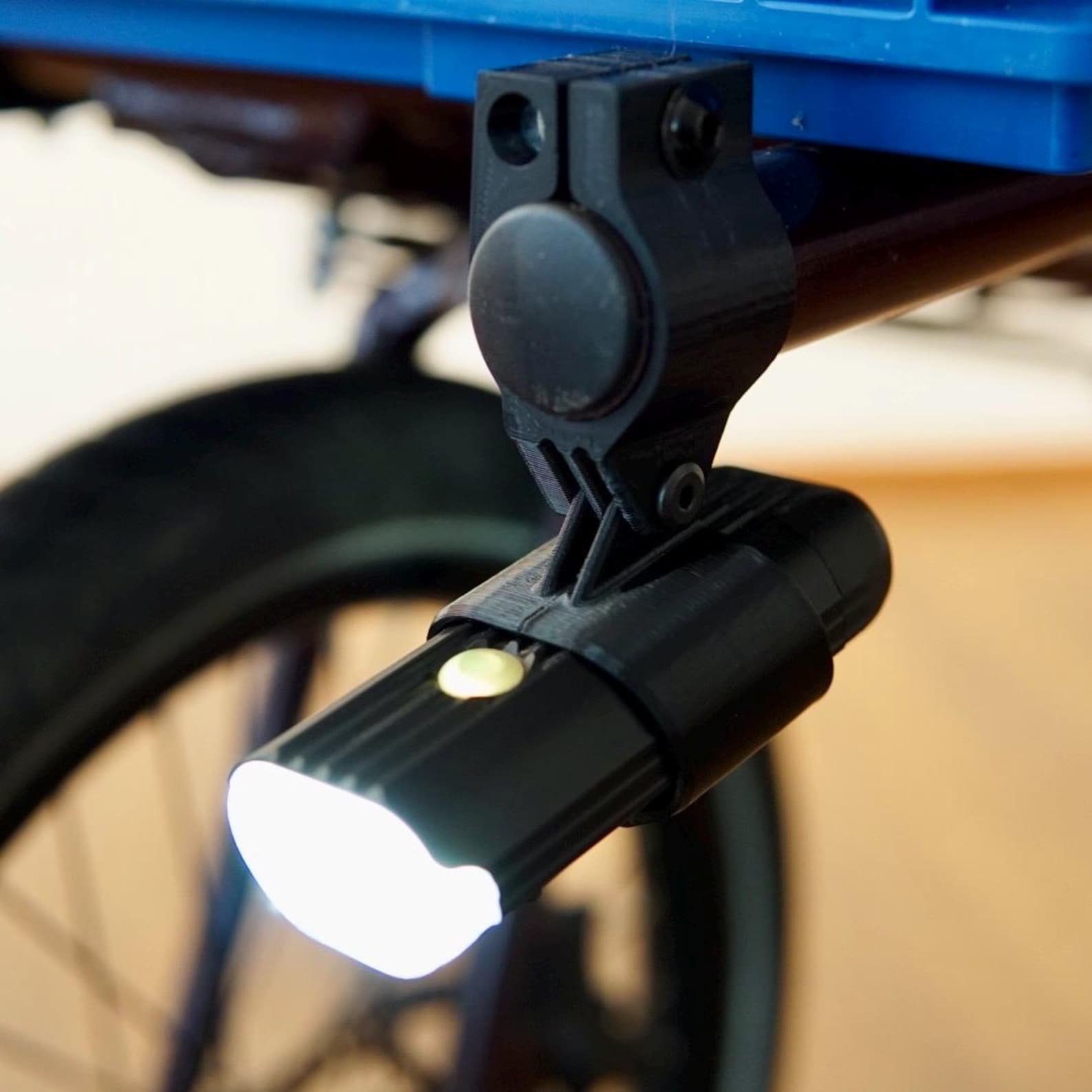 Mounting Bracket for Omnium + Lezyne
